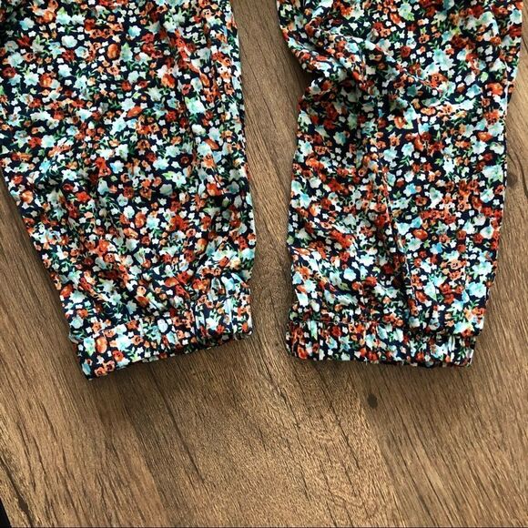 Ditsy Floral Printed Strapless Jumpsuit Joggers - Picture 6 of 9